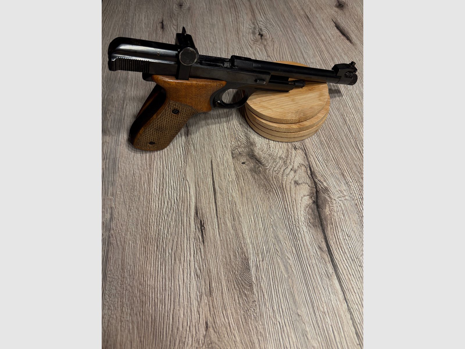 Pistola de deporte Margolin MZM calibre .22 año 1961