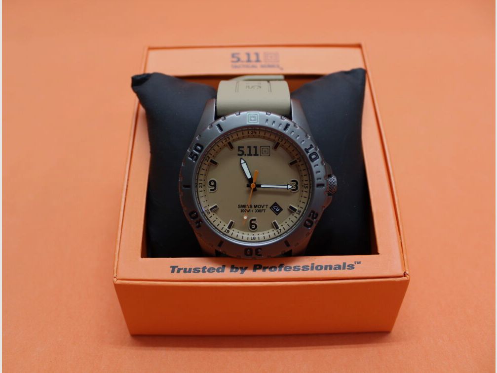 5.11 5.11 Guardsman Watch (50133EU) 120 Coyote Uhr mit Stahlgehäuse mit Silikonarmband