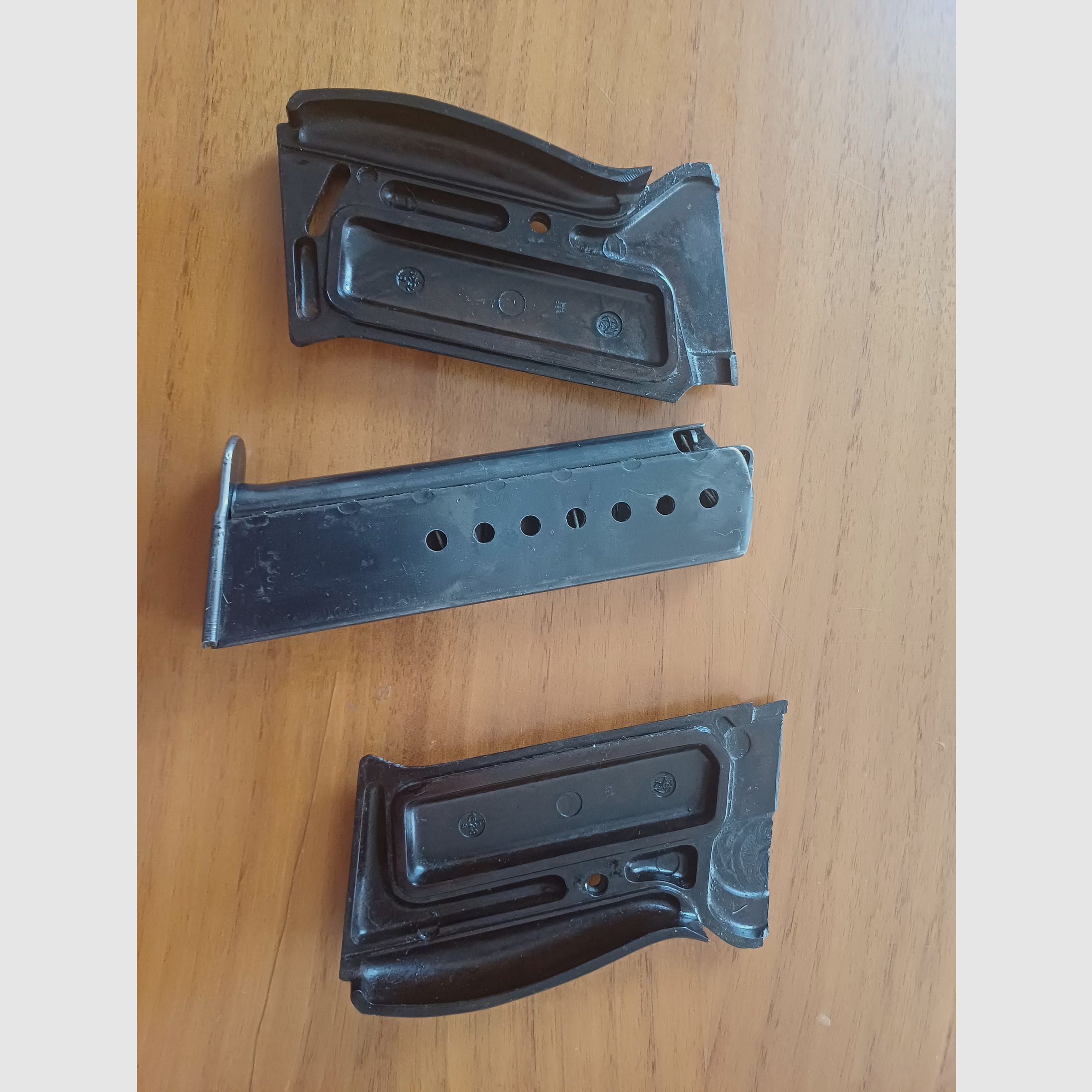 Magazin und Griffschalen P38