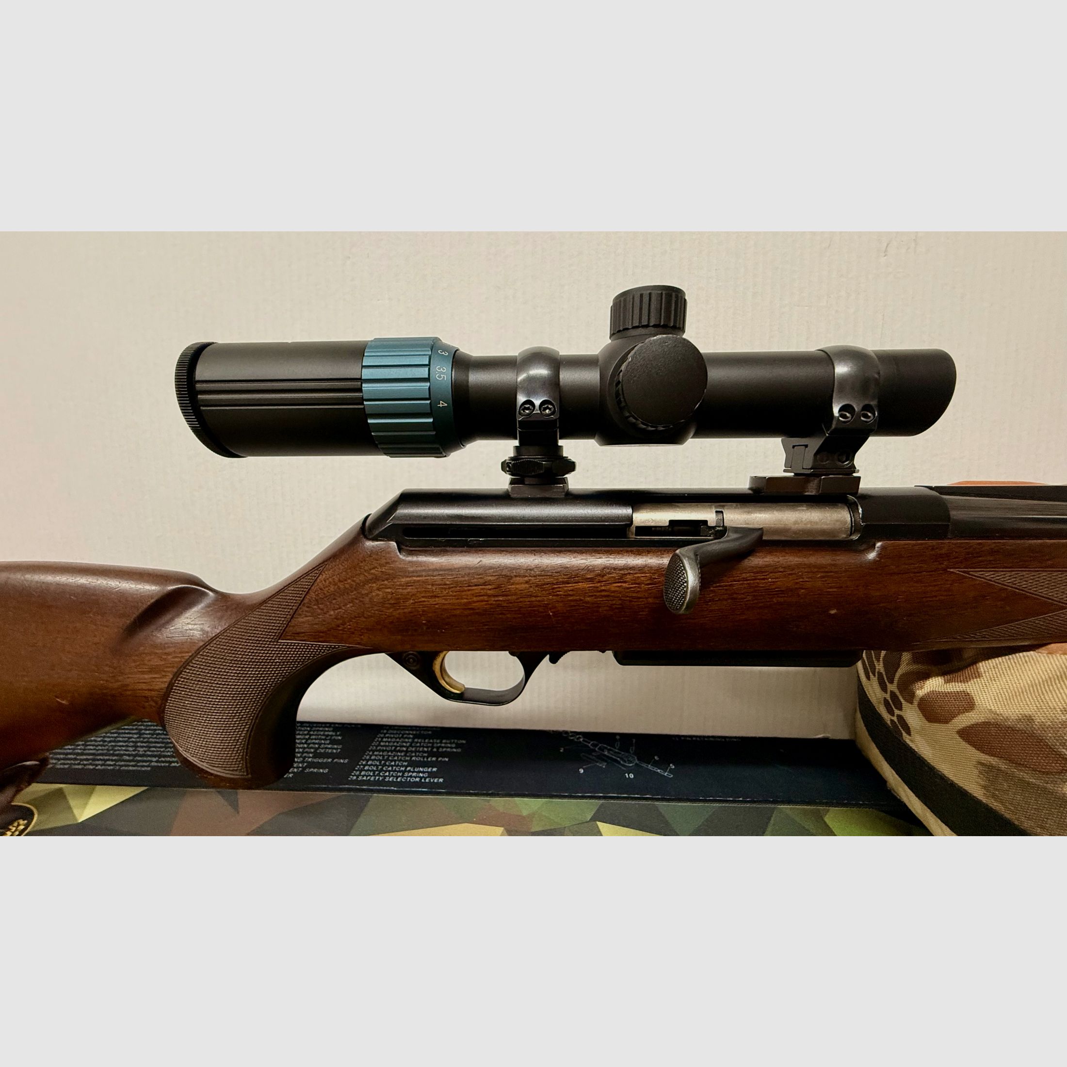 Browning Acera straight-pull repeater 30-06 incl. Luger 1-4x26 stalking scope & sling, afbeelding 6 van 11