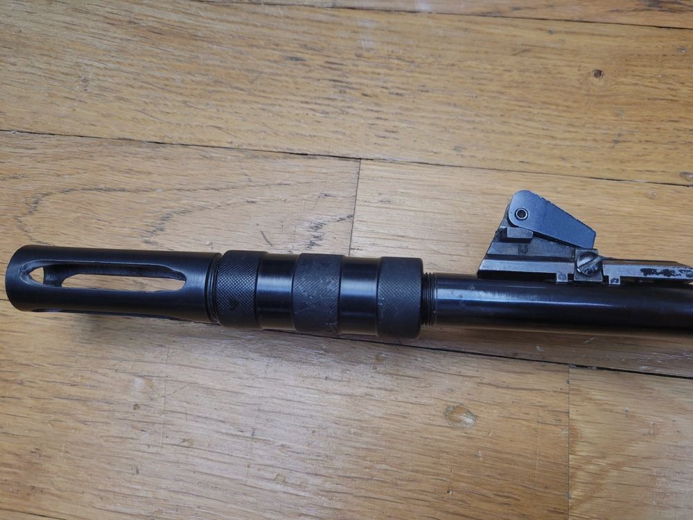 Splendido e molto raro fucile di precisione FR-F1 tipo A – Calibro originale 7,5×54 MAS – Ottica APX 806 N°3 (quella giusta!) – Canne a specchio con tutto il suo potenziale – 2 caricatori con fondo in gomma (anche quelli giusti!) – Condizioni superbe – Arma magnifica e pezzo forte di una collezione di regolamento francese – TBE++, immagine 29 di 30