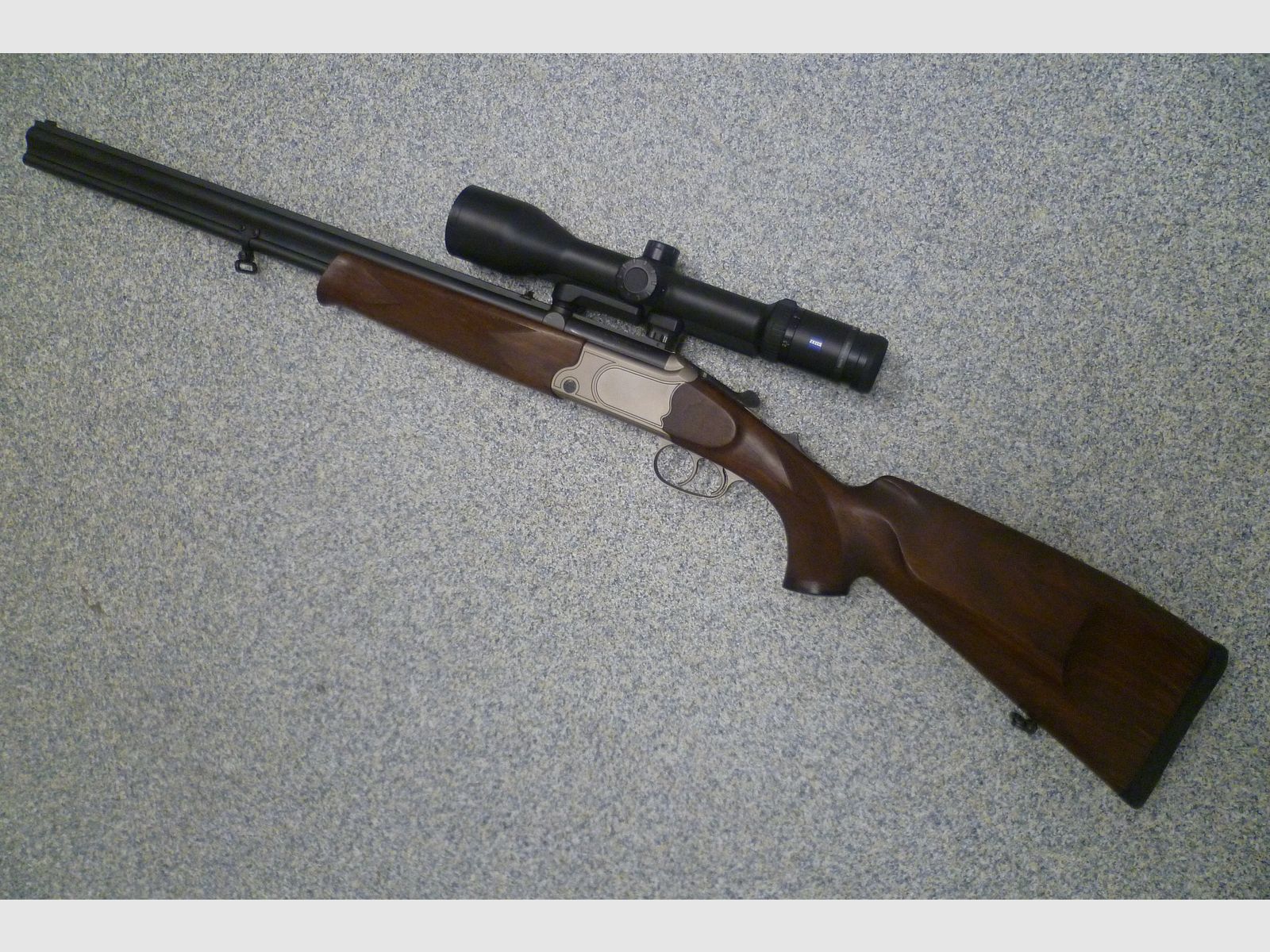 Escopeta de doble cañón Simson 20/76 y .30R Blaser con Zeiss Victoty HT