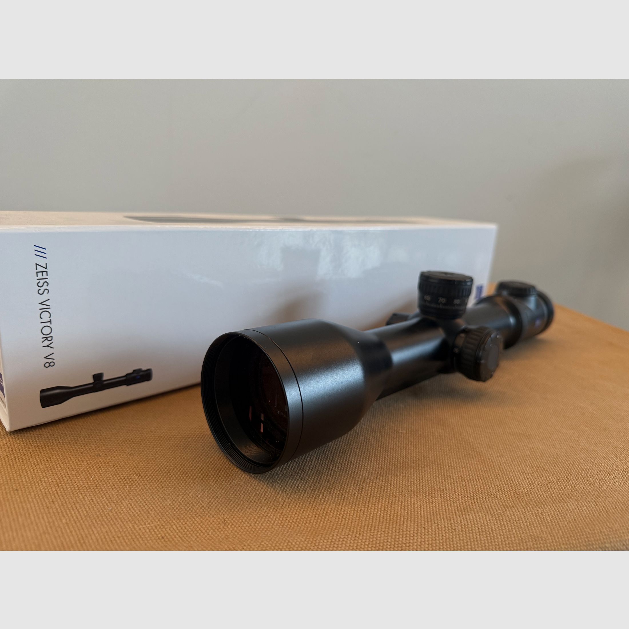 ZEISS Victory V8 2,8 – 20 × 56 | ASV | Parallaxe | Schiene | Absehen 60 | NEUWERTIG