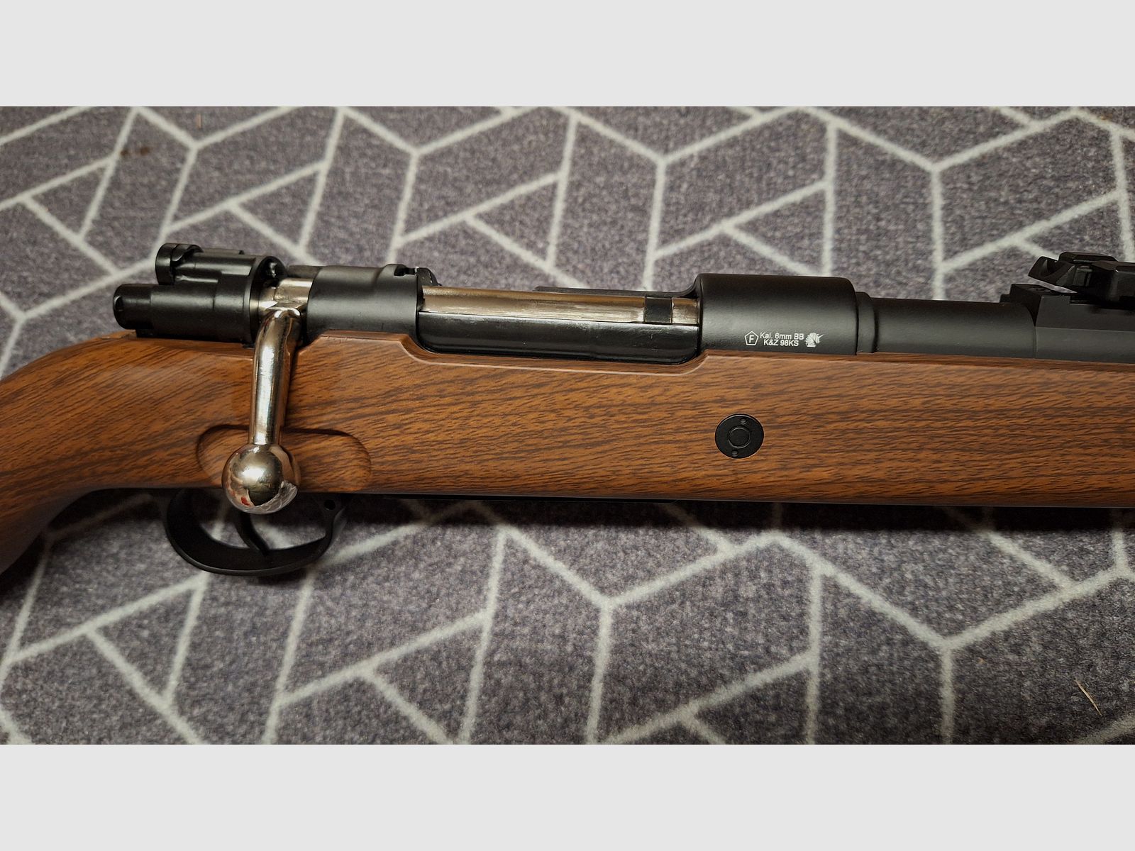 Karabiner 98K Bolt-Action Springer Gewehr mit Hülsenauswurf 6mm BB Holzoptik - Neuwertig!
