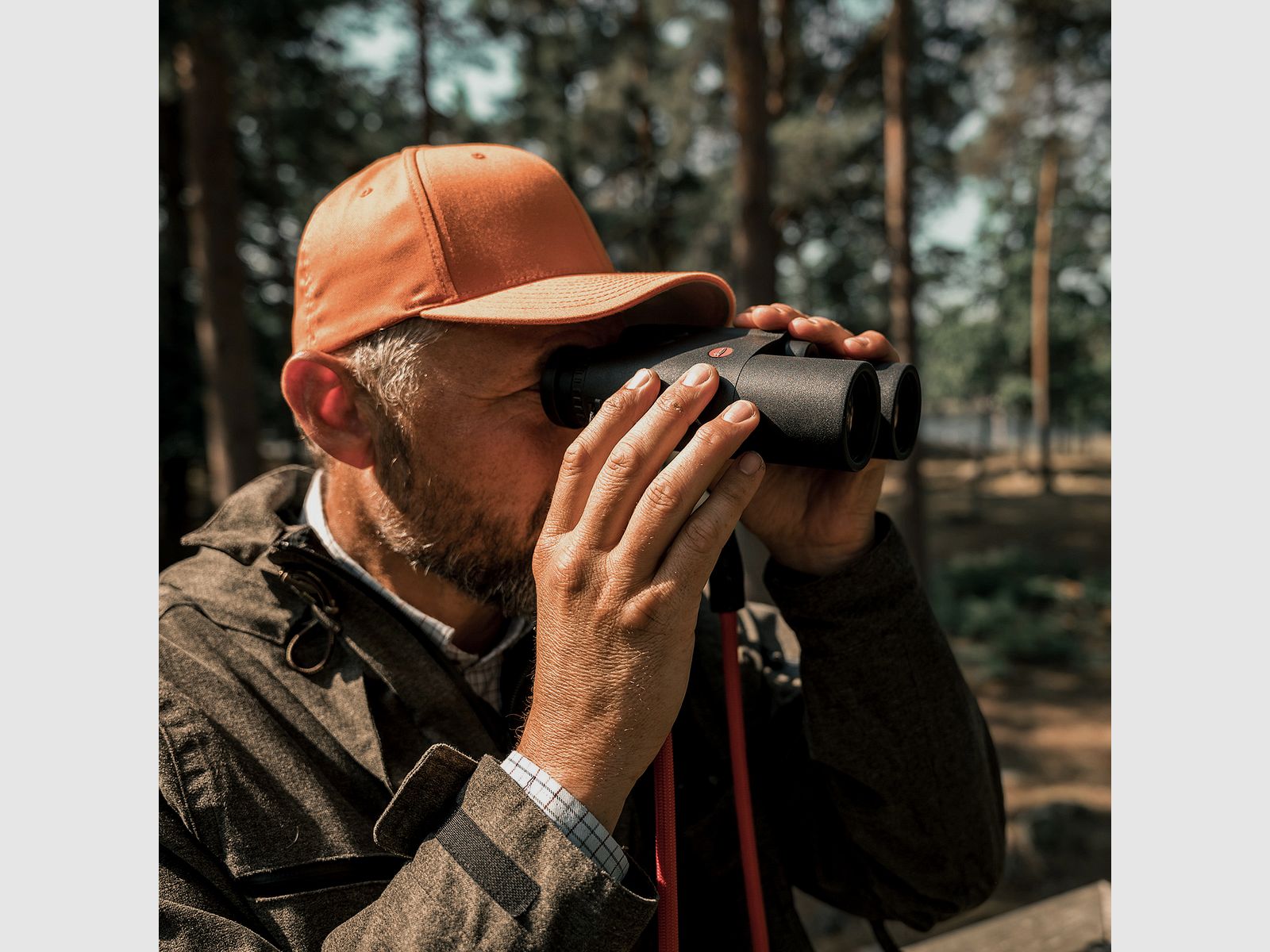 LEICA binoculars with rangefinder Geovid 10x42 R