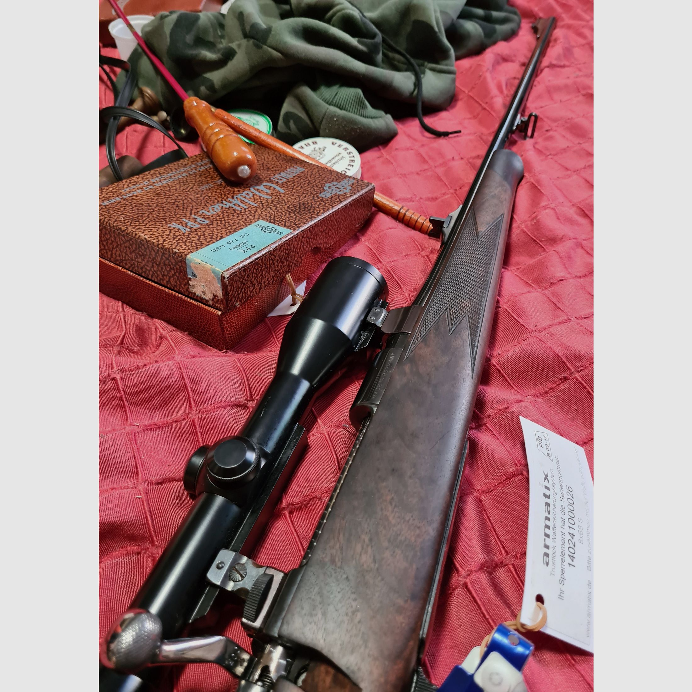 Kat.C Repetitiegeweer 8x68S Heym