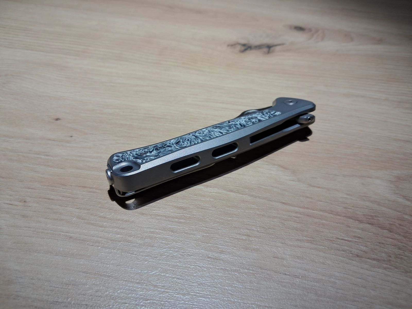 Spyderco Slym Titan. Lionsteel. Messer. Taschenmesser