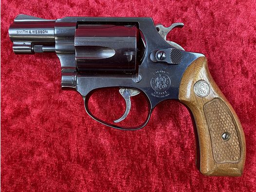 Smith & Wesson	 36