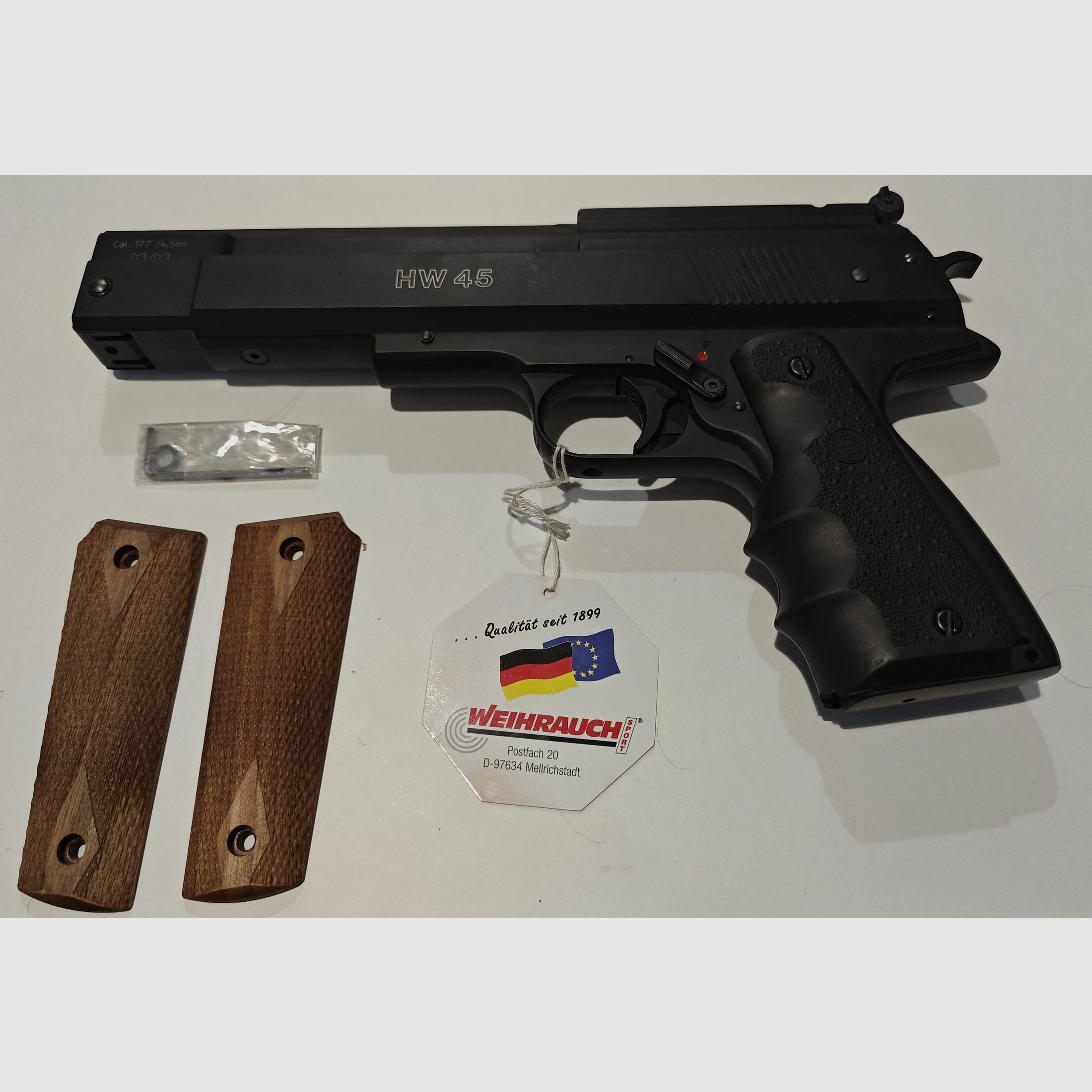 Weihrauch HW 45 Luftpistole Kal. 4,5 mm (.177) – F-Zeichen – inkl. Hogue-Griff, Holzgriffschalen, Koffer & Zubehör