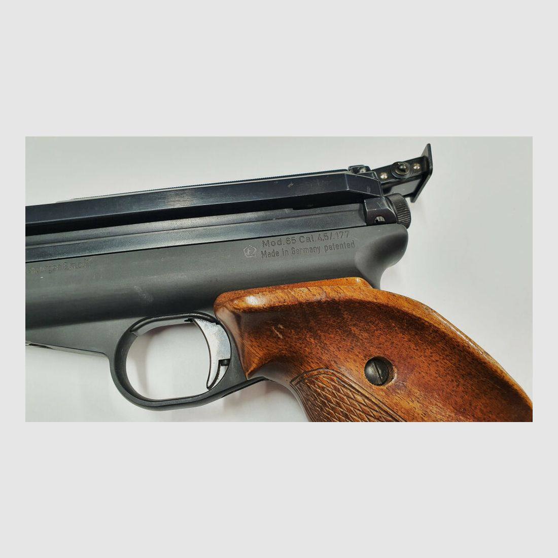 Feinwerkbau Feinwerkbau Mod. 65 4,5/.177 FWB 65 Mk. I, czterocyfrowy numer seryjny, sprężynowy / boczny dźwignia