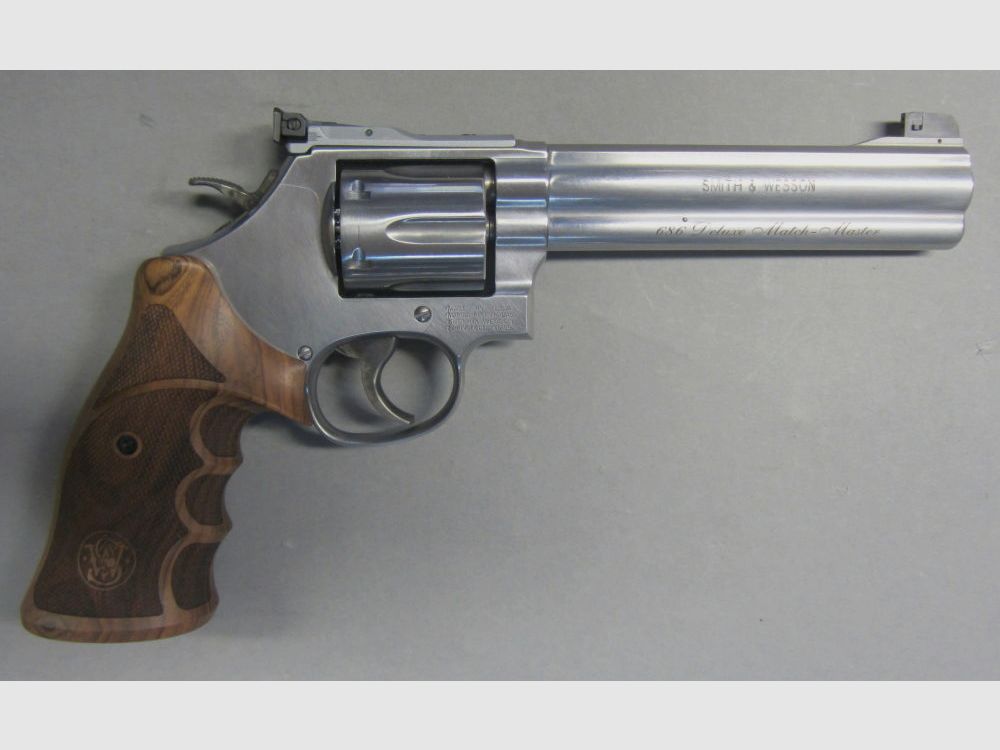 SMITH & WESSON USA Target Champion Deluxe Match Master 686 poliert