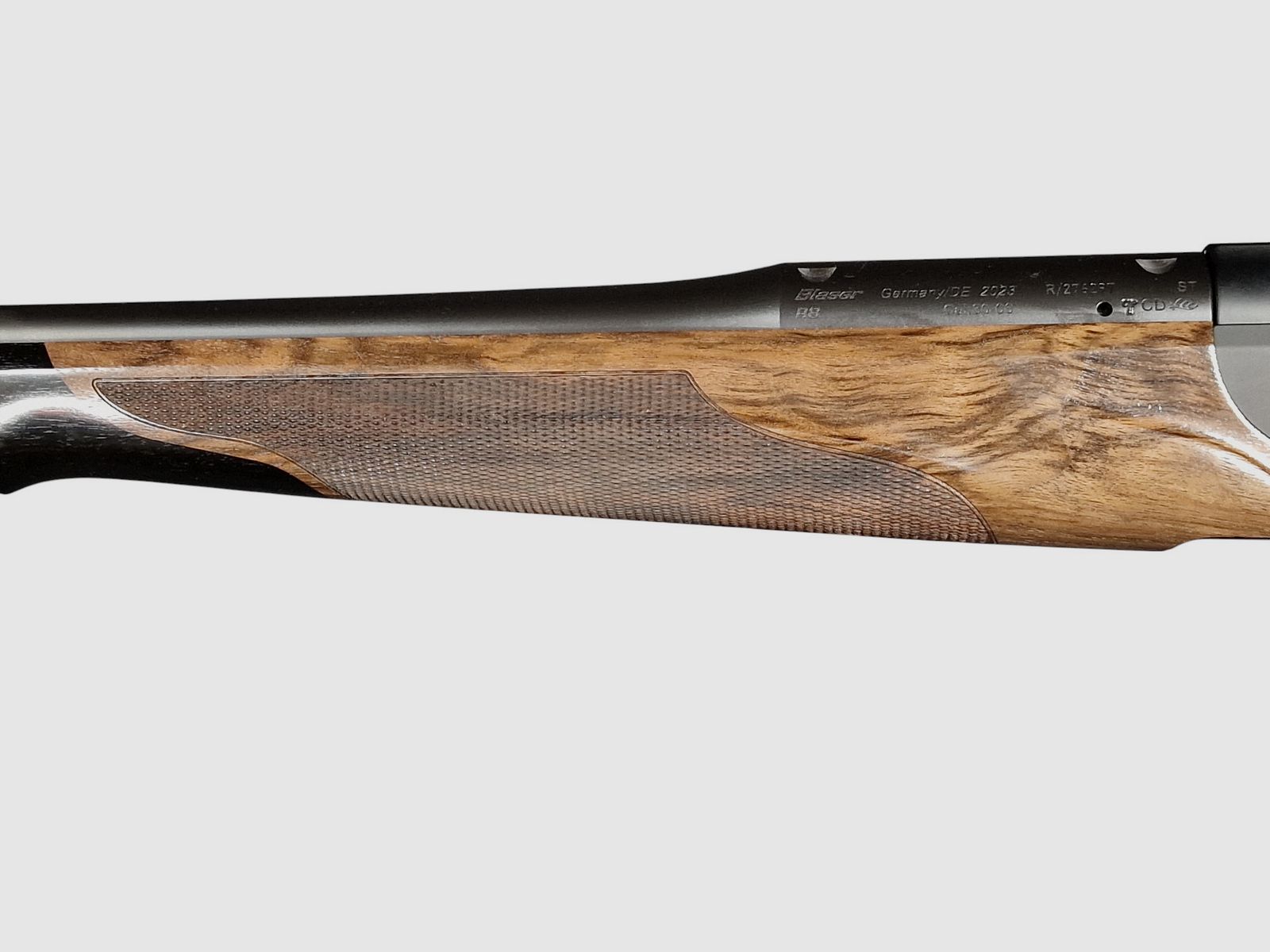 Blaser R8 Success Holz HK4 in den Kalibern 308Win, 30-06 Spring. oder 8x57JS LL 52cm mit M15x1 sofort verfügbar 