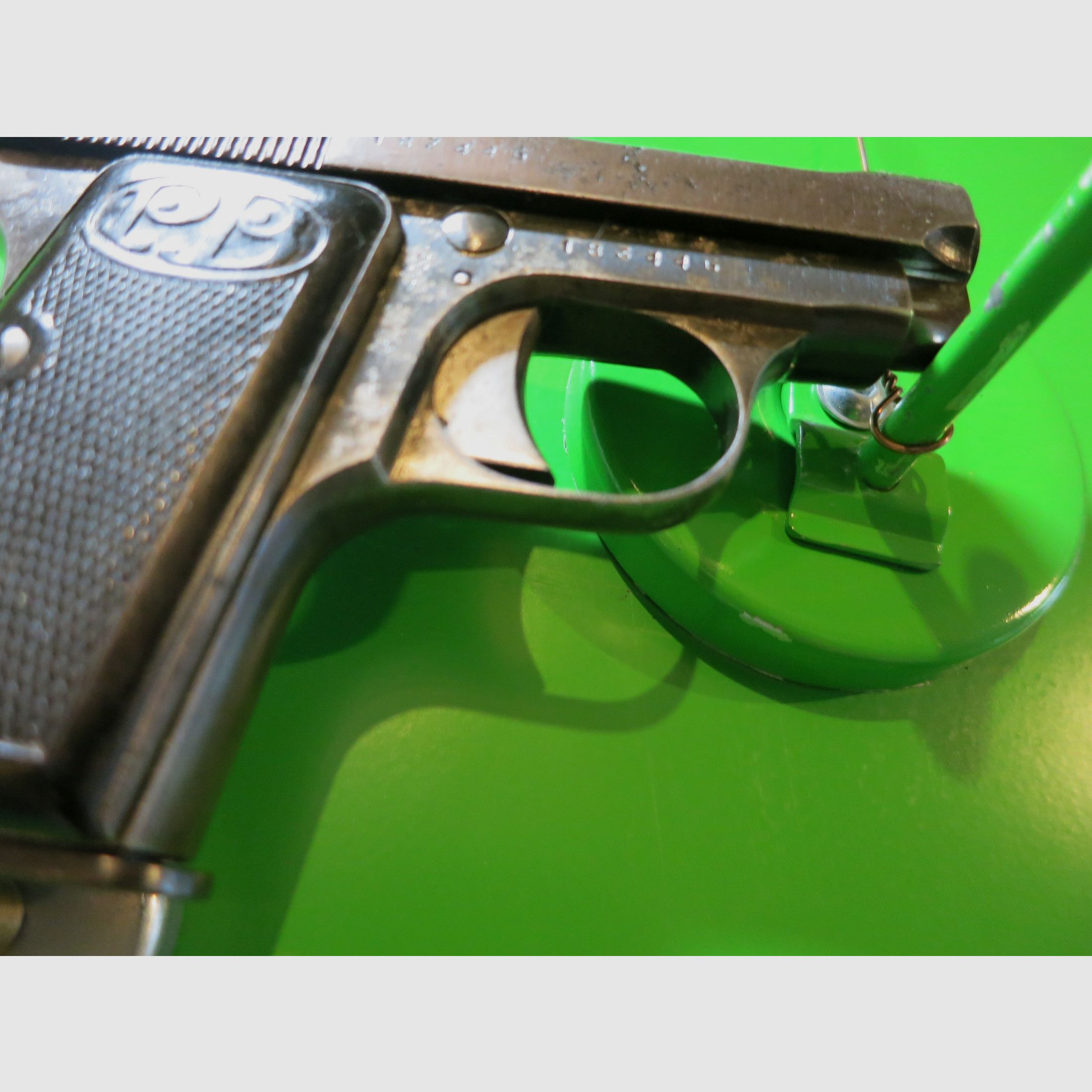 Pistola de bolsillo Beretta Mod. 1920 (418) Versión III; 6,35 mm Browning; J. Bond 007!        #38-