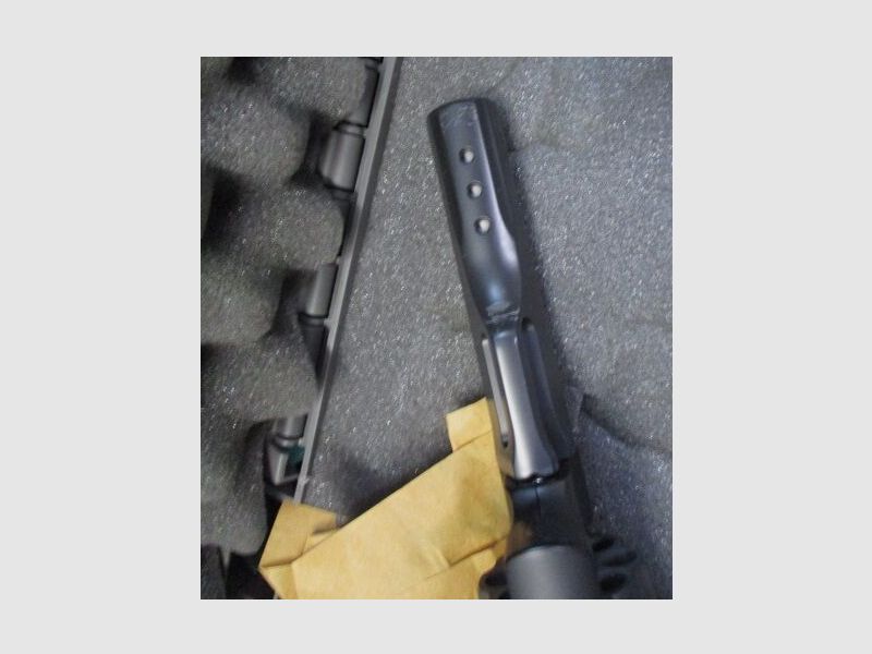 Revolver Smith & Wesson Performance Center M327 TRR8 5-inch in Box M327