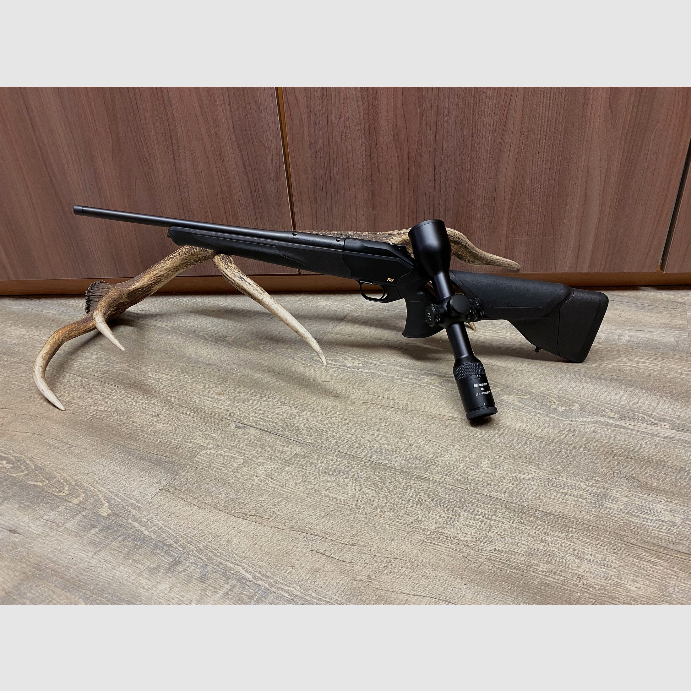 Blaser R8 Ultimate, mit Blaser B2 2,5-15x56, Kurzlauf