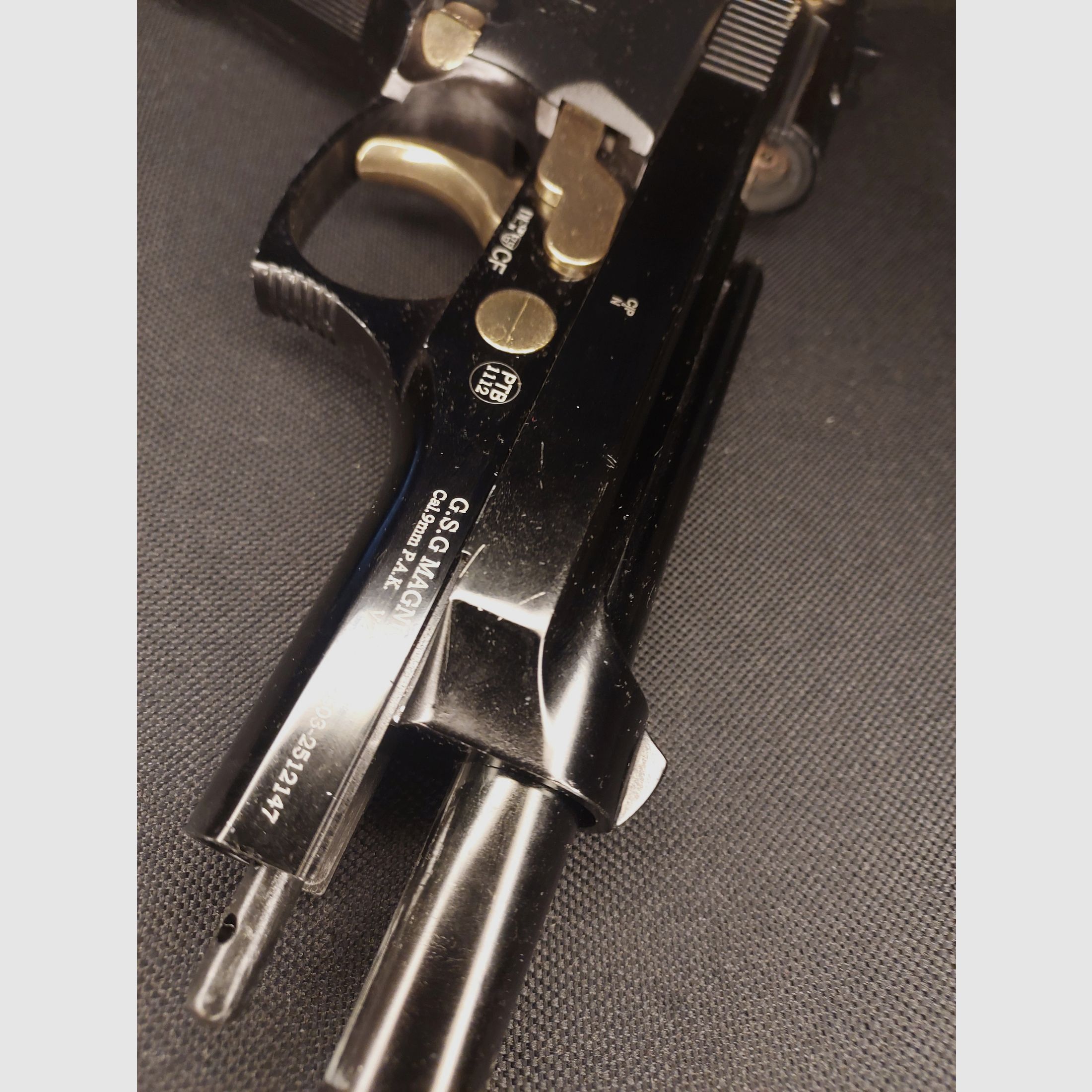 Ekol Firat Magnum Schreckschuss Pistole Schwarz/Gold Kal. 9mm P.A.K. (PTB 1112)