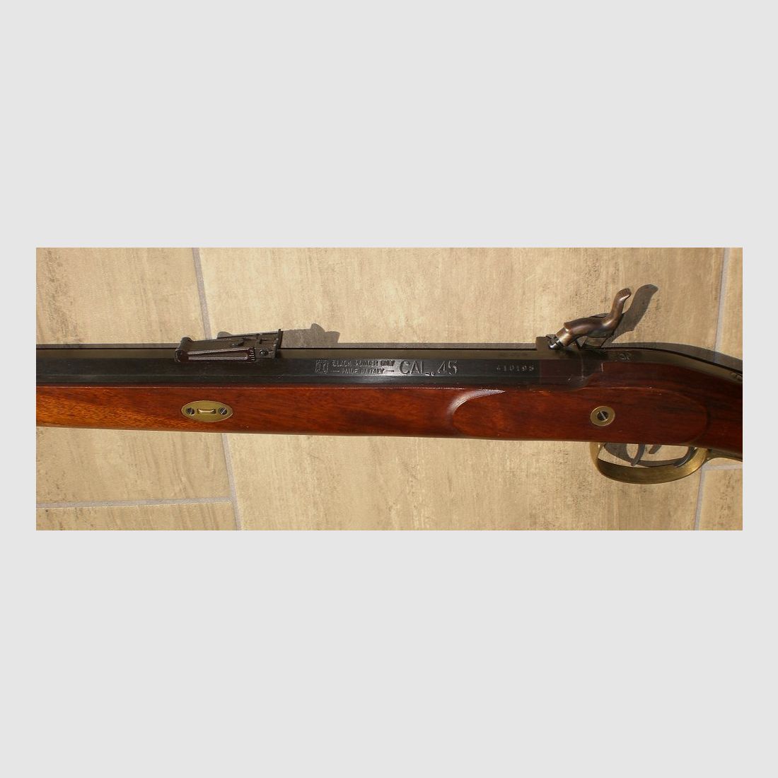 WfW Hawken Rifle, Made in Italy, Cal. 45 Perkussionsgewehr mit viel Zubehör