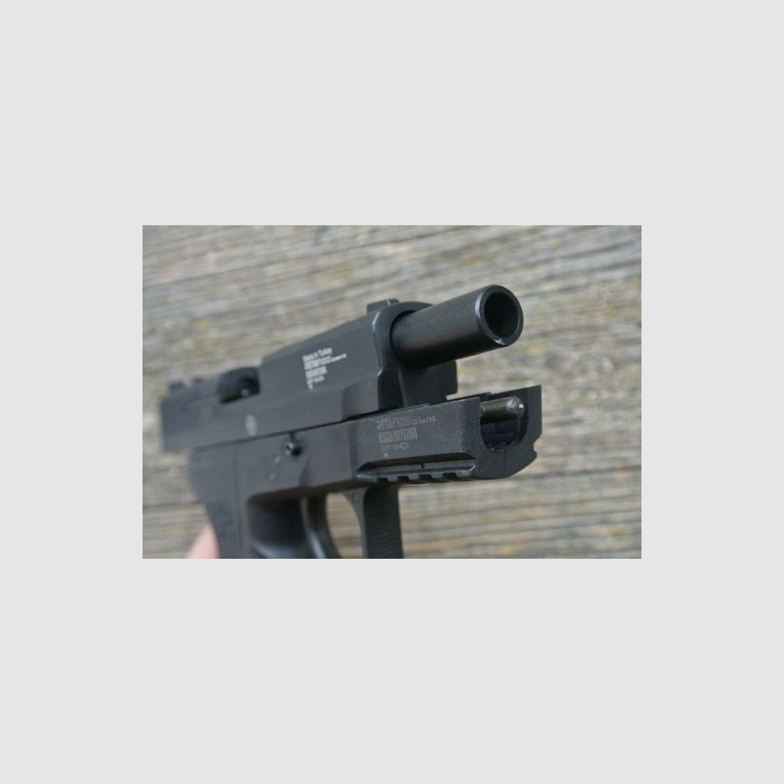 RETAY S2022 9 mm P.A.K. – SIG Sauer SP2022 Replica – Schreckschusspistole / EU-weiter Versand