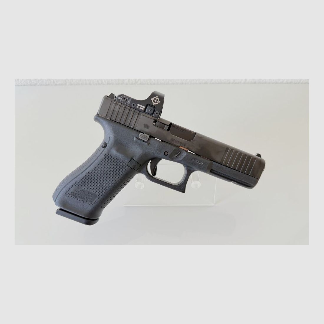 Glock 17 Gen 5 MOS with Sight Mark Red Dot 9mm Luger