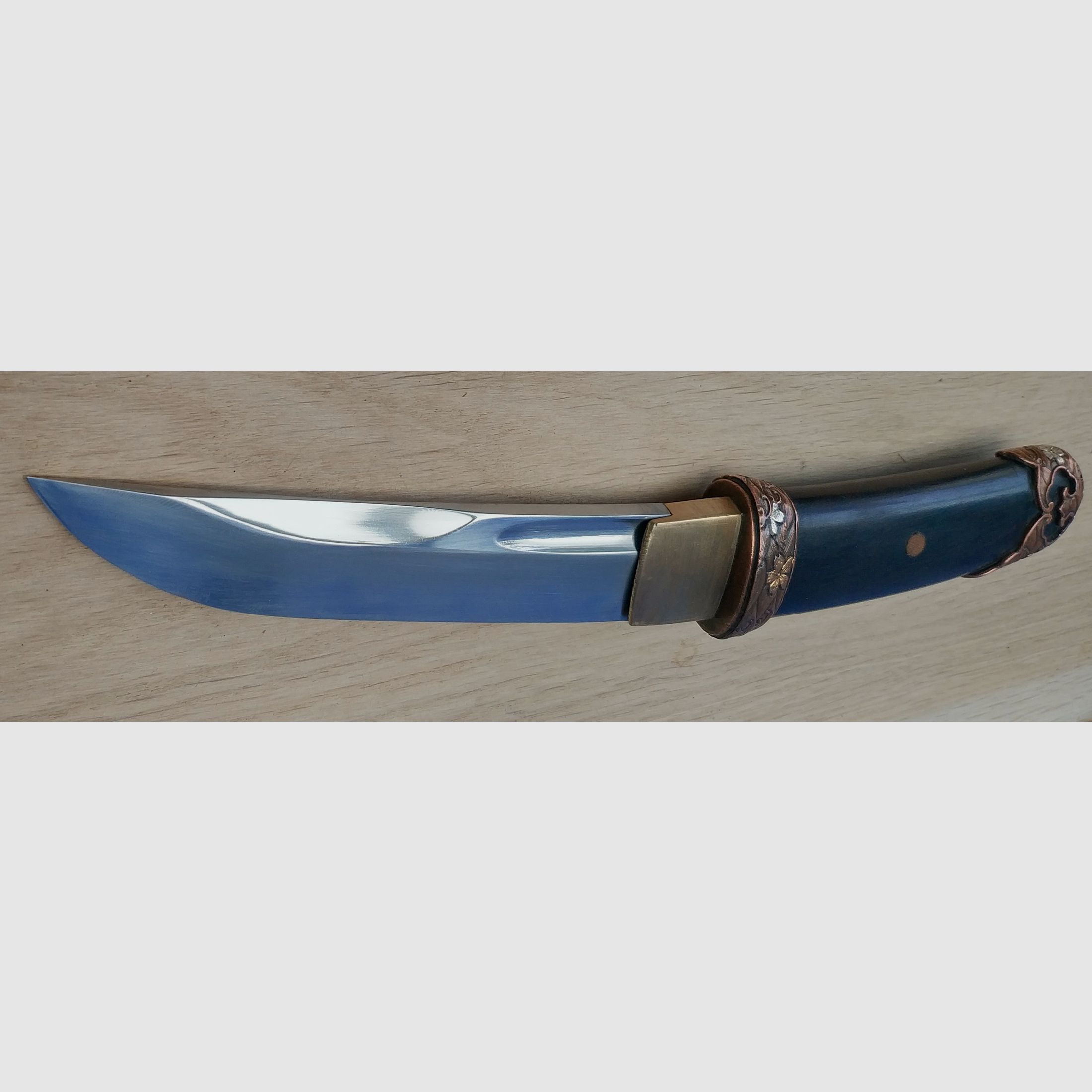 Honsanmai Tanto, handpoliert, Heft und Scheide aus Ebenholz