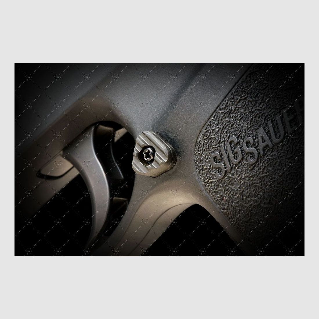 Strike Industries Modulaire Magazijnrelease voor Sig Sauer P320, afbeelding 7 van 9
