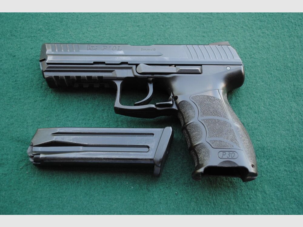 Heckler & Koch P 30L V1, police pistol, complete accessories including holster