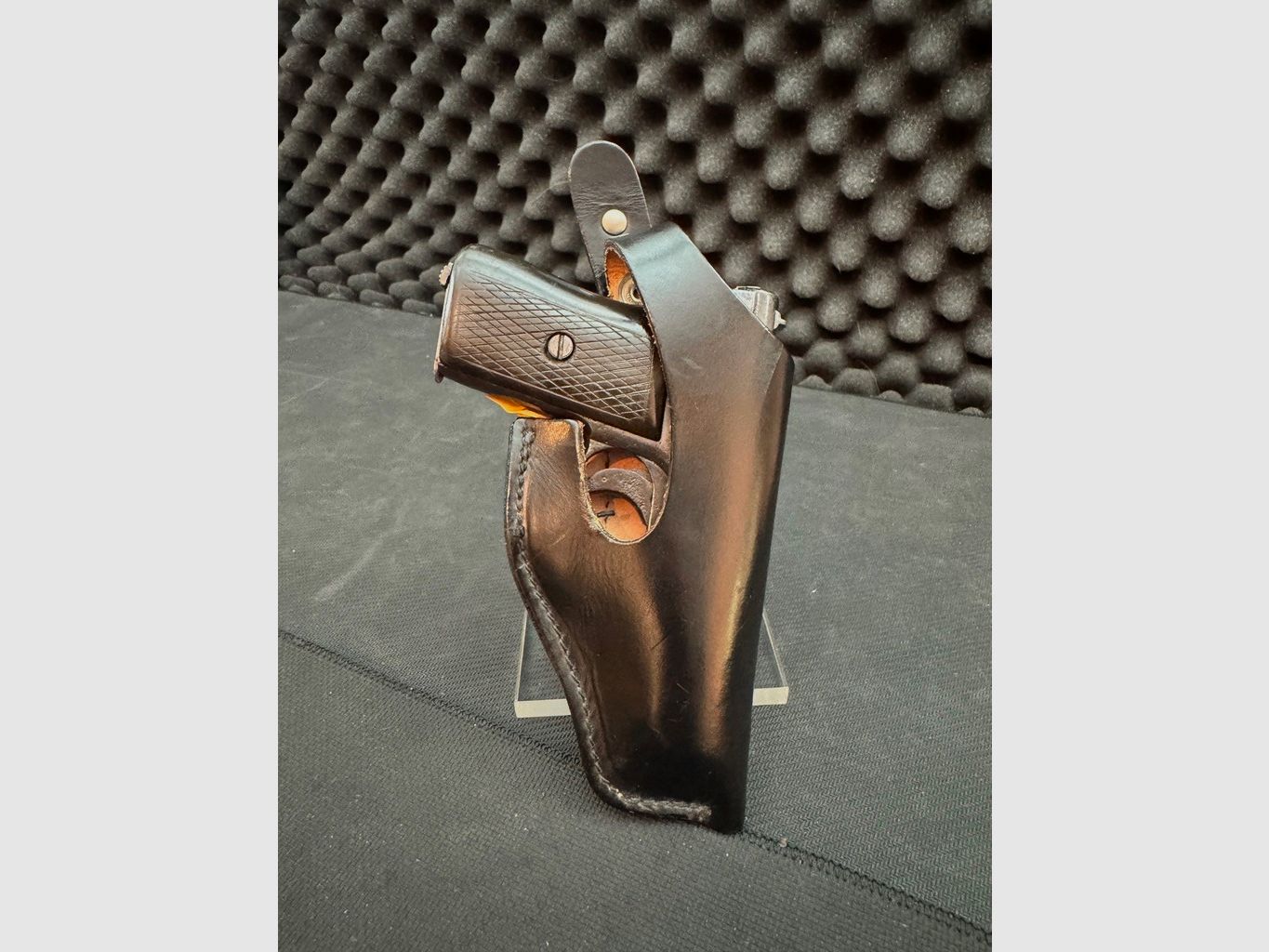 Gürtelholster mit Clip, wie DBGM, schwarzes Glattleder, glänzend, passend für Vorkriegspistolen 6,35mm