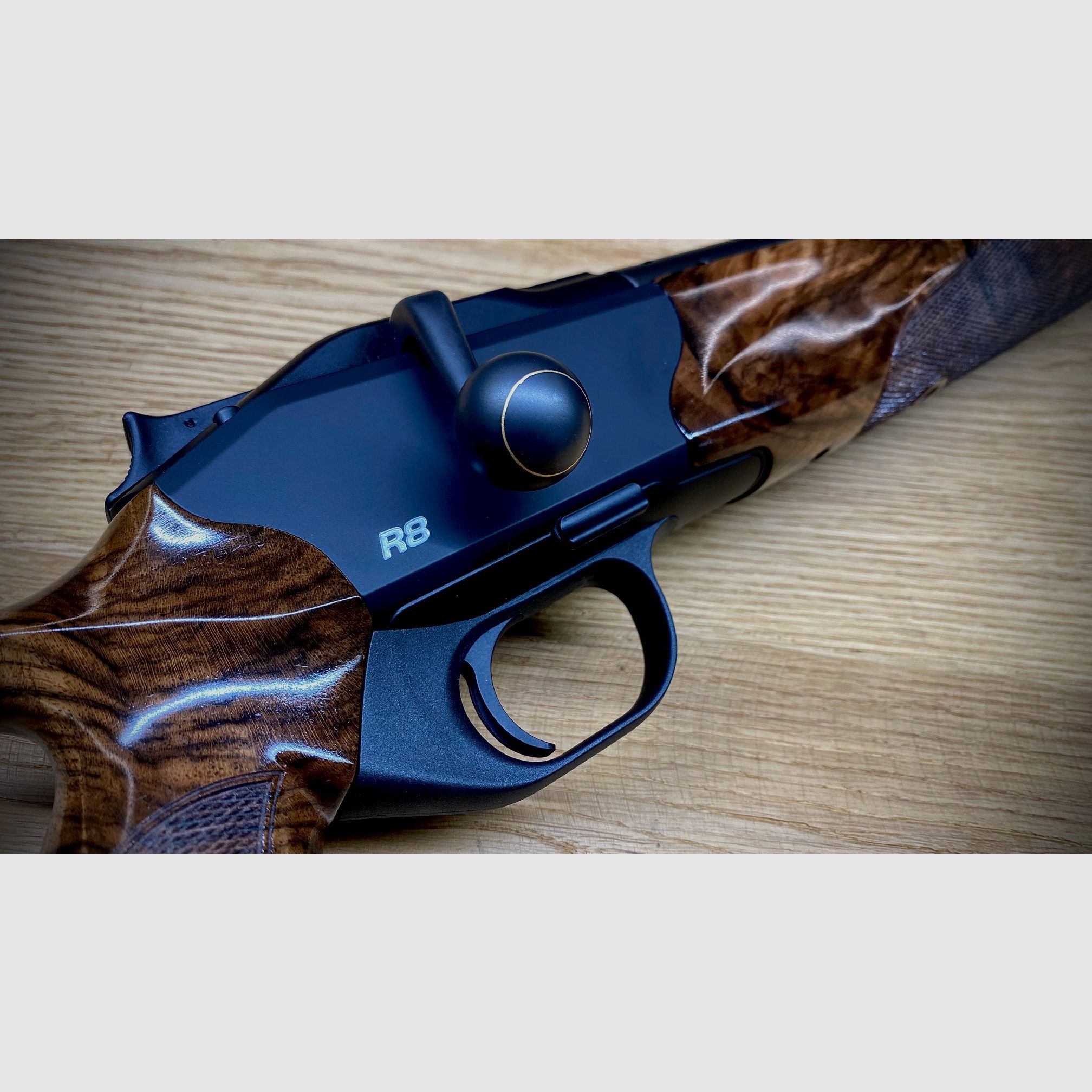 Blaser R8 Success / Holzklasse 10 / Kaliber u. Lauflänge nach Wahl / absolute TRAUMWAFFE
