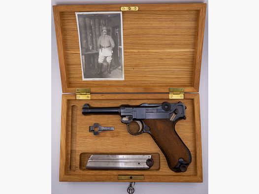 Pistole P 08 DWM 1917 Konvolut mit Tasche 1917