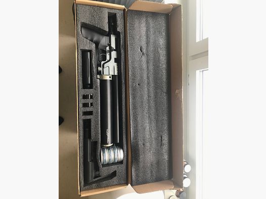 AEA HP-MAX 1. generazione .35/9mm – solo 30 colpi sparati – set completo con Hawke Vantage 3-9x40, silenziatore, kit di esportazione e circa 200 proiettili Grisley