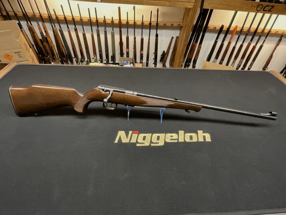 Anschütz 1516 Stand. .22WinMag