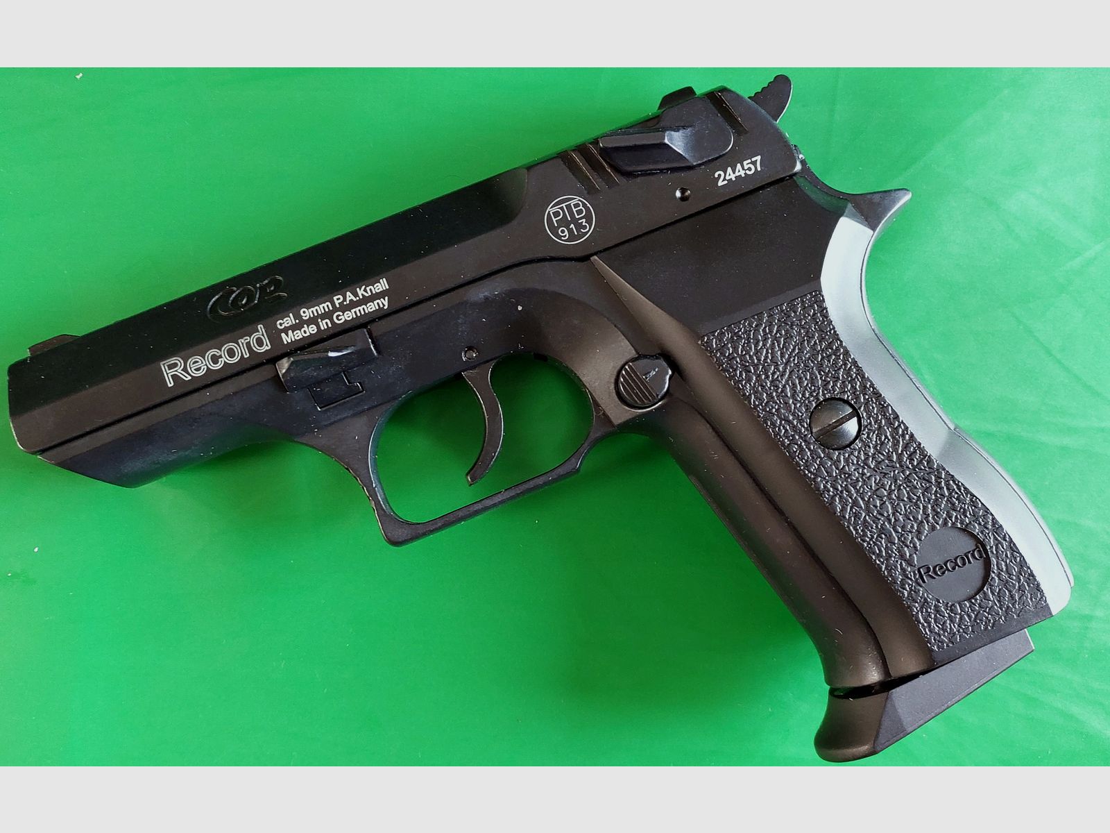Revólver COP Schreckschuss pistola ennegrecida (PTB 913) como nuevo.