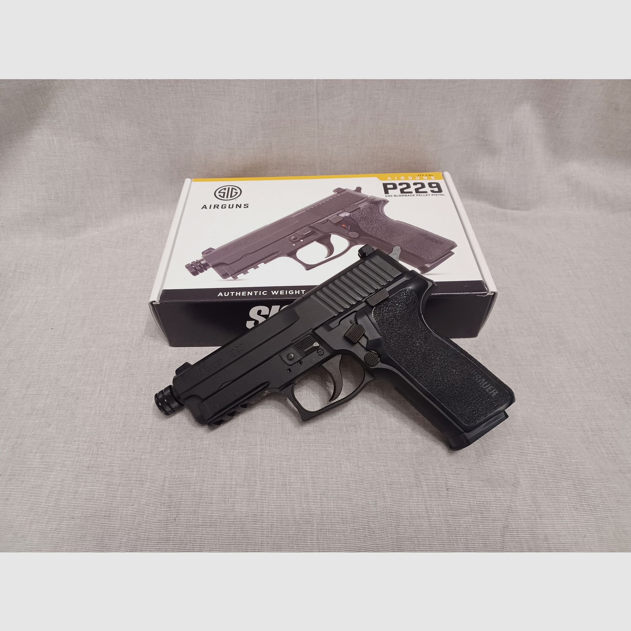 SIG SAUER P229 / 4,5 mm Diabolo / BlowBack / CO2 / Pistole / OVP (82)
