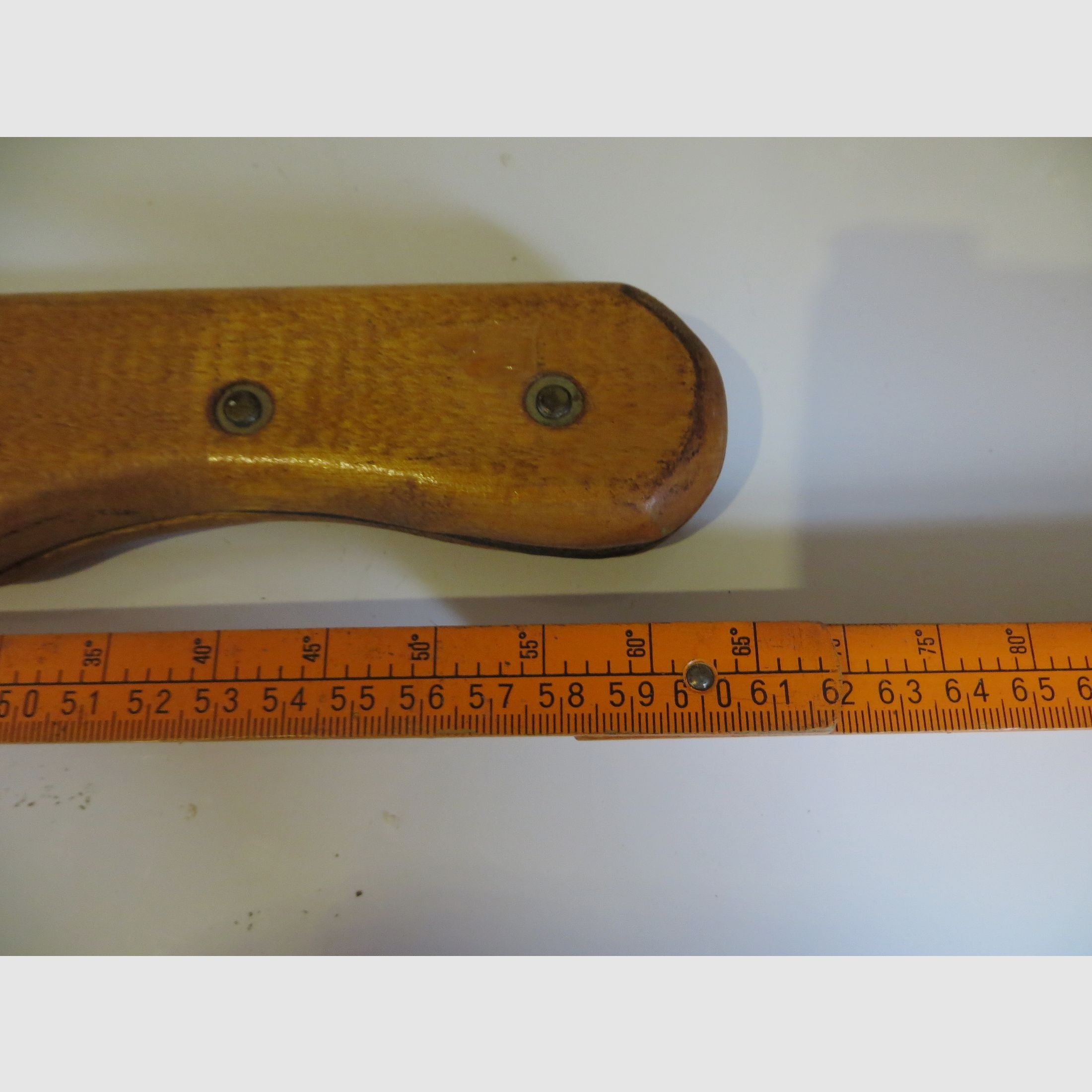 Due grandi machete antiche da un'eredità