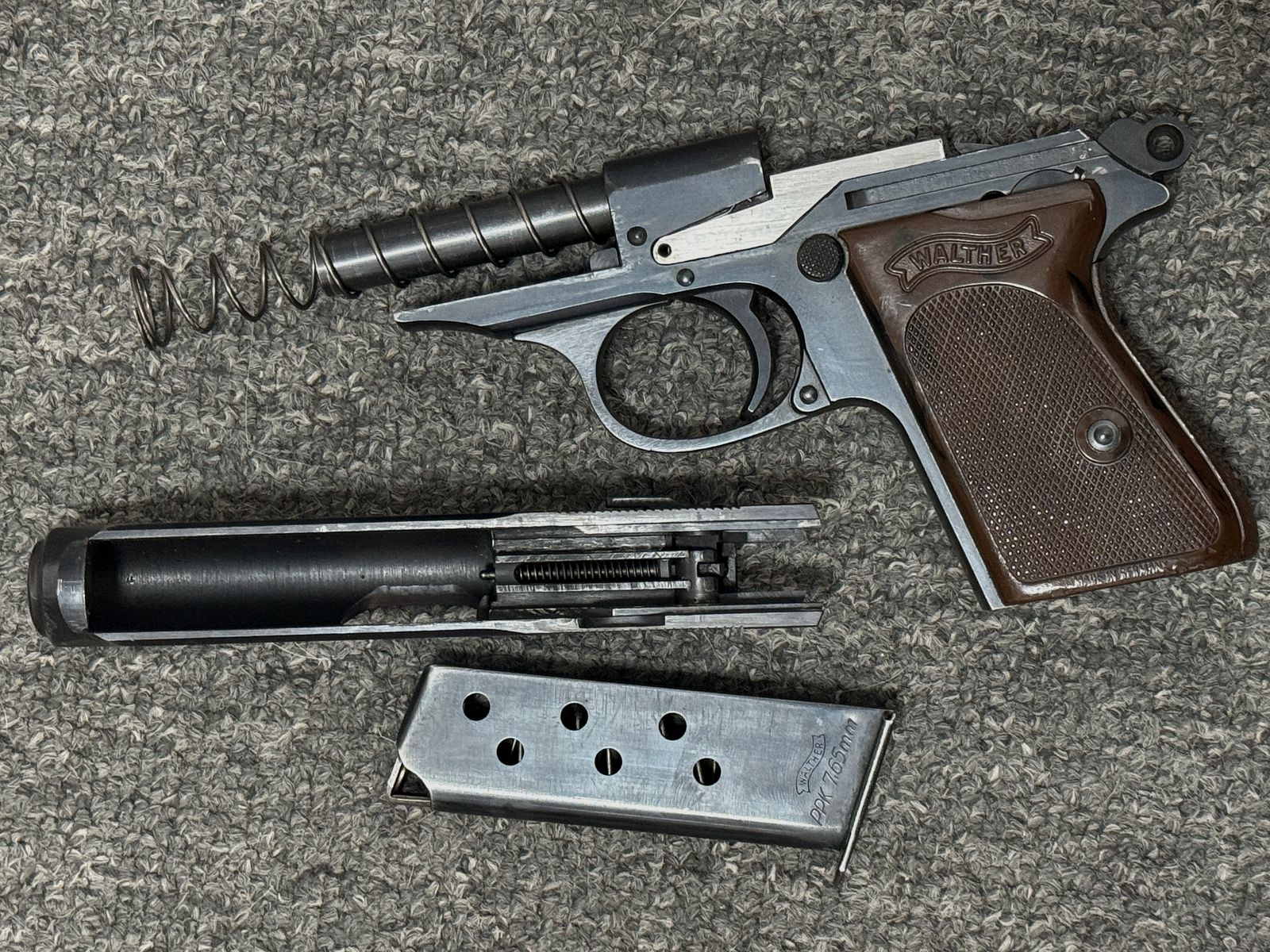 Walther PPK 7,65mm von 1966 mit 2 Magazinen