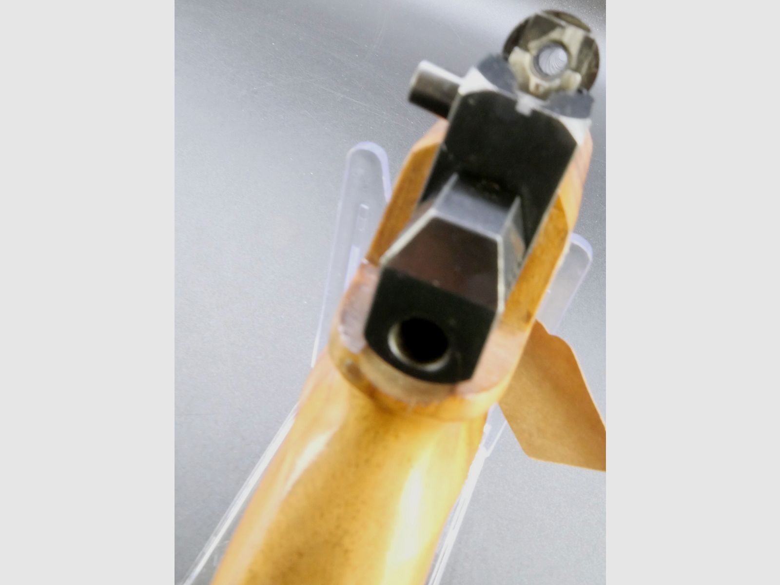 Pistola de perno basculante Brünner Waffenwerke M-70 .22lr de acción manual