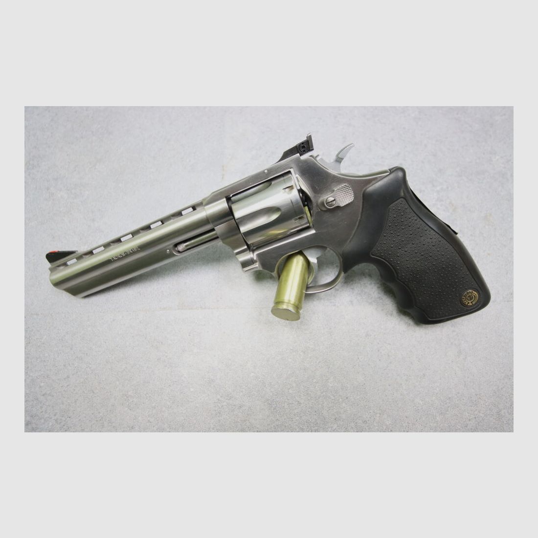 Taurus 689