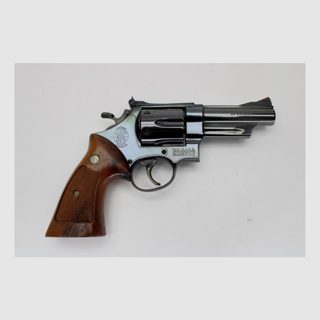 Smith & Wesson 29-2 mit 4" Lauf .44RemMag