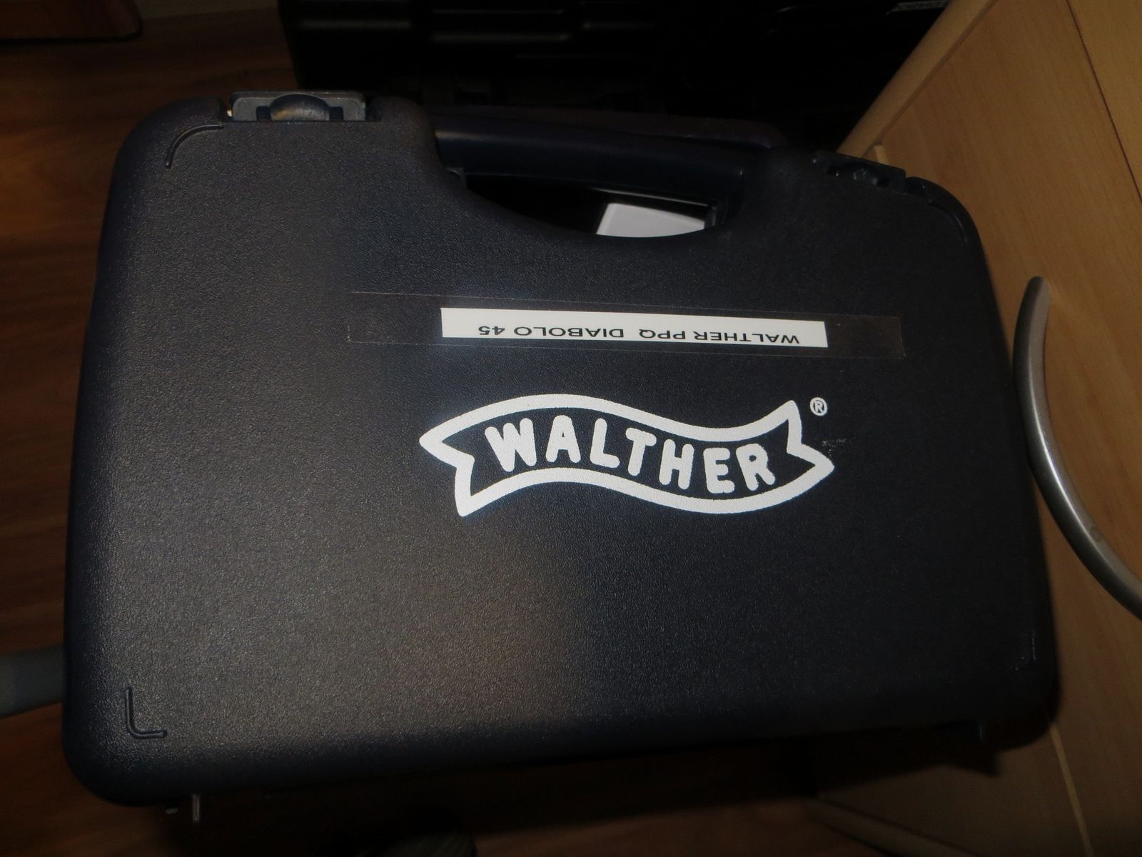 WALTHER PPQ  co2 4,5 Diabolo neuwertig mit Kompensator (Schalldämpferatrappe) und RedDot