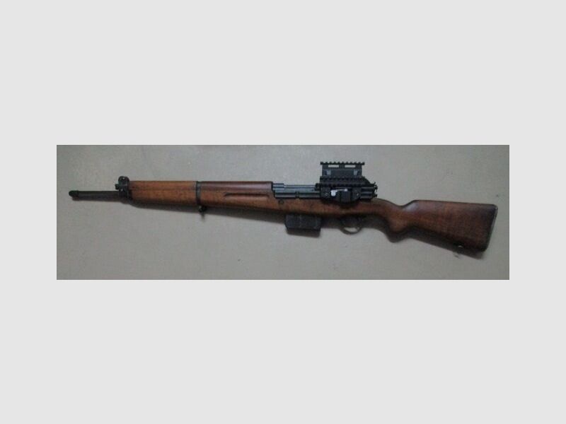 Carabina semiautomática SAFN con nuevo cañón y montaje lateral PSO SAFN49