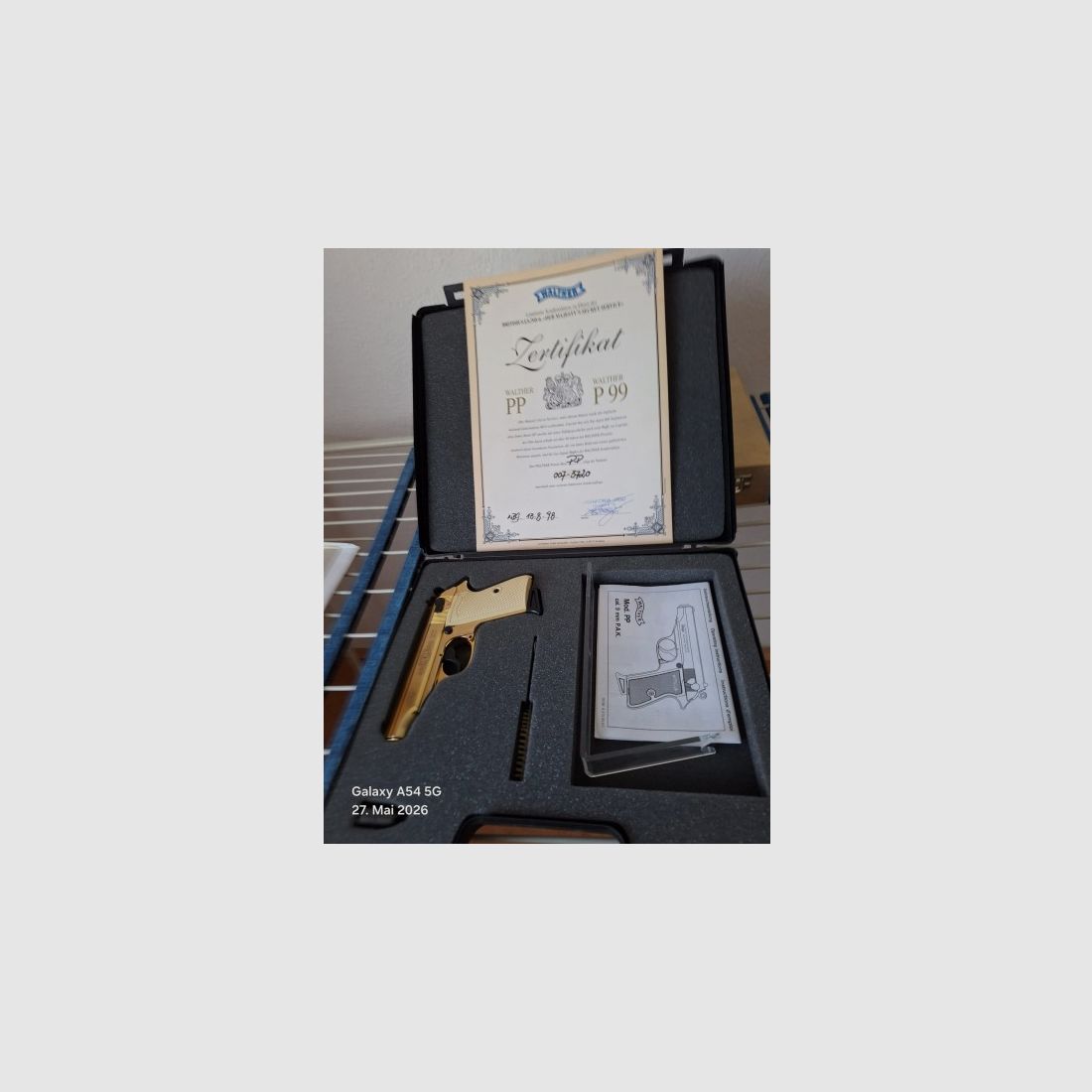 WALTHER PP cal 9mm PAK dorado con certificado