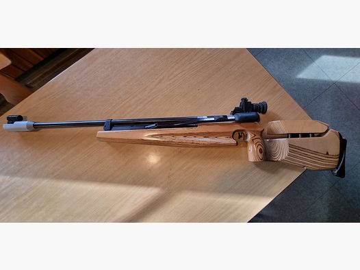 Feinwerkbau 601 *Crosse gauche* Gaucher