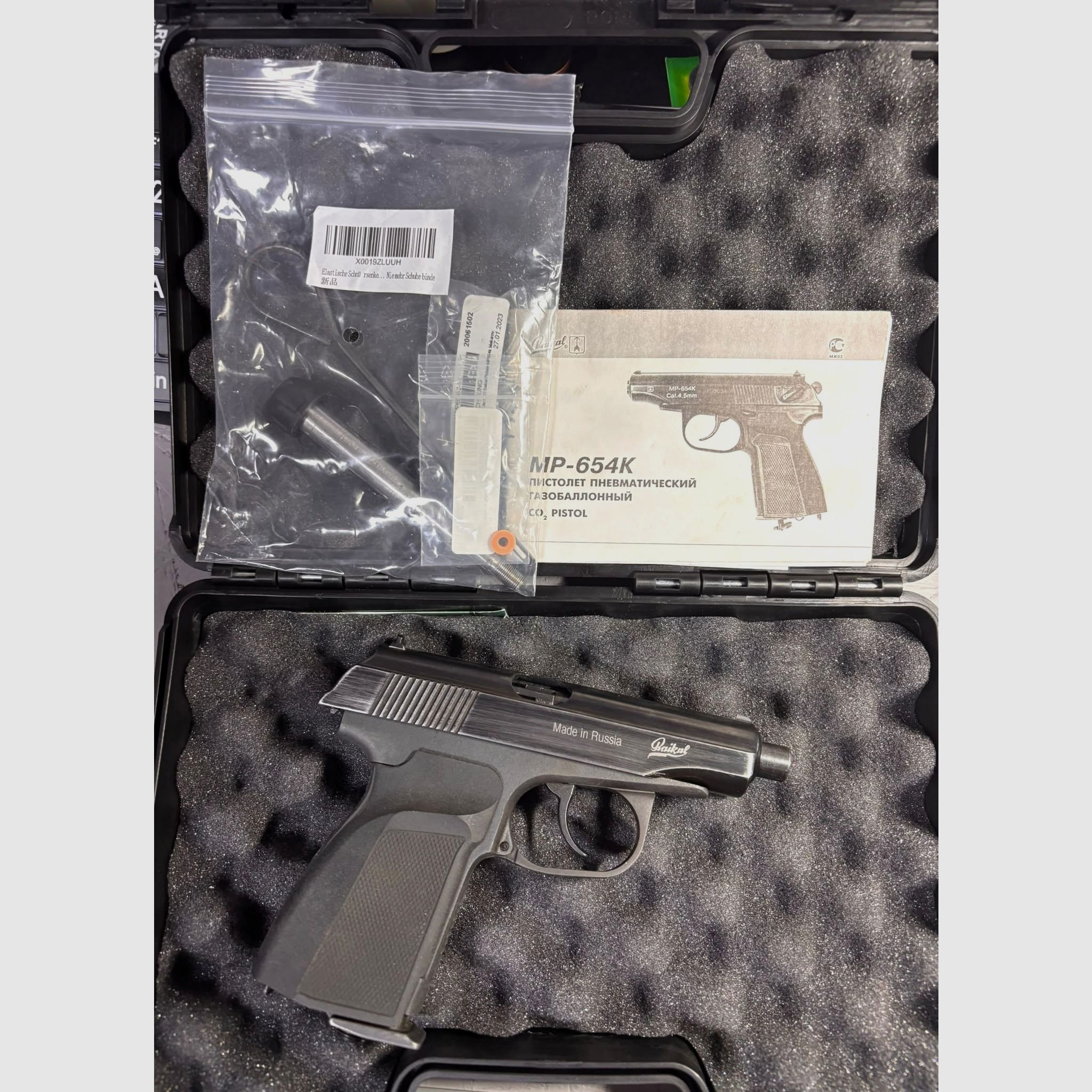 Makarov Co2 Pistole Halbautomat in 4,5 mm BB dieses Modell ist mit Origianl Teilen der legendären Makarov hergestellt worden