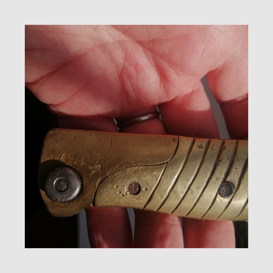 Rarissime ERSOC Bajonett Ersatz EB75 deutsch – Griff aus Messing auf Basis Klinge des Bajonetts mit Hülse Albini Braendlin, Bild 15 von 15