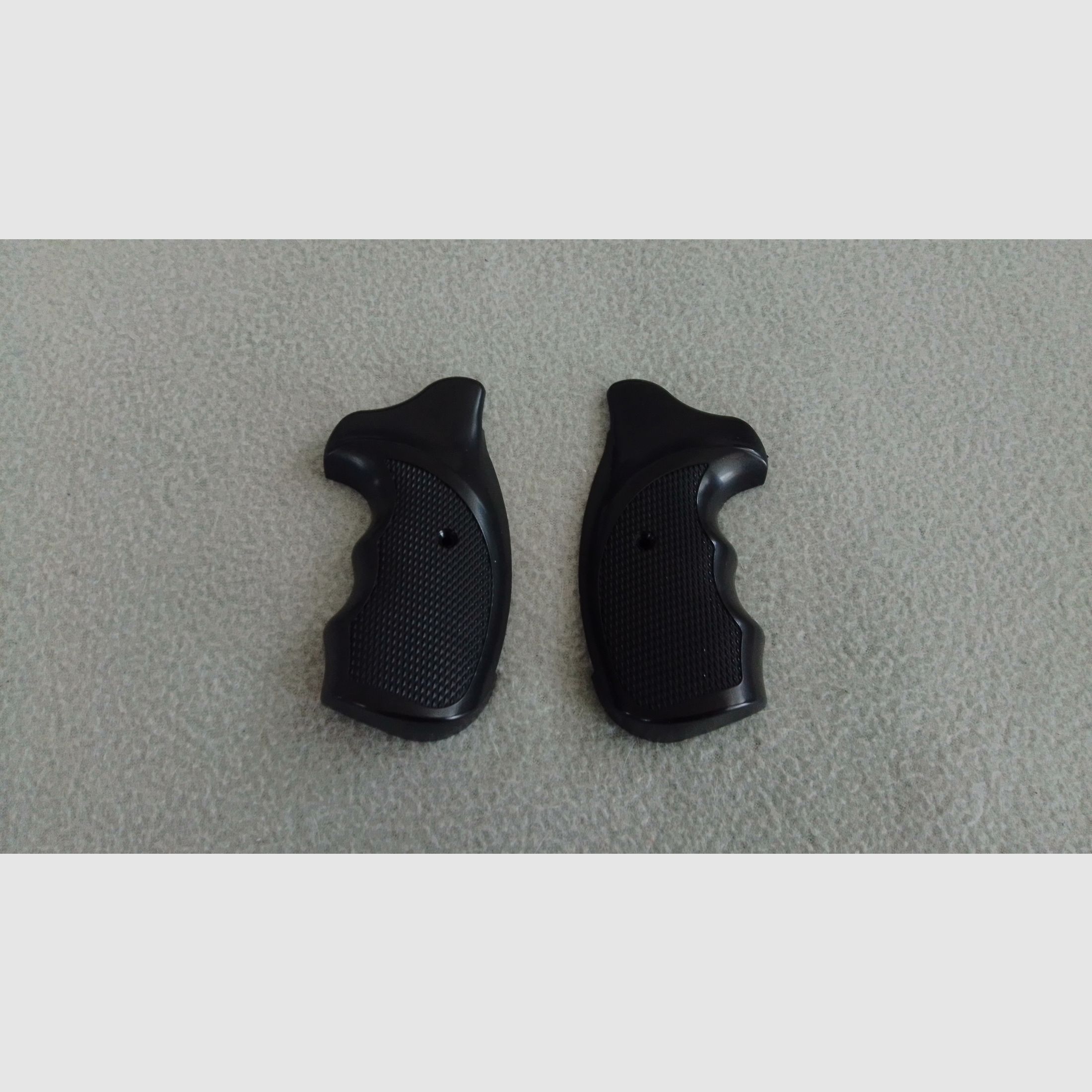 Neue Combat Griffschalen passend für Revolver Zoraki R1 R2, Ekol Viper