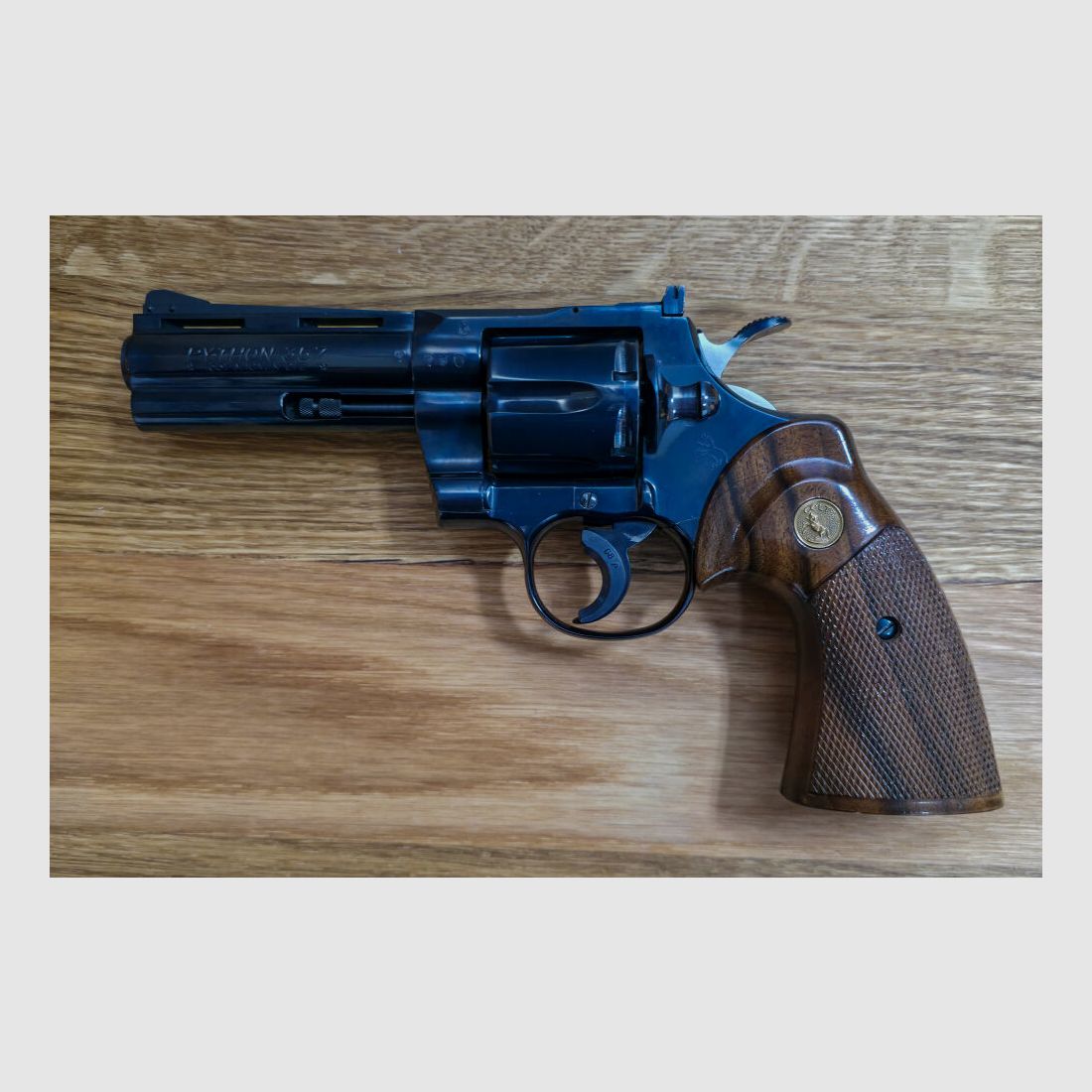 Colt Python, 4" looplengte
