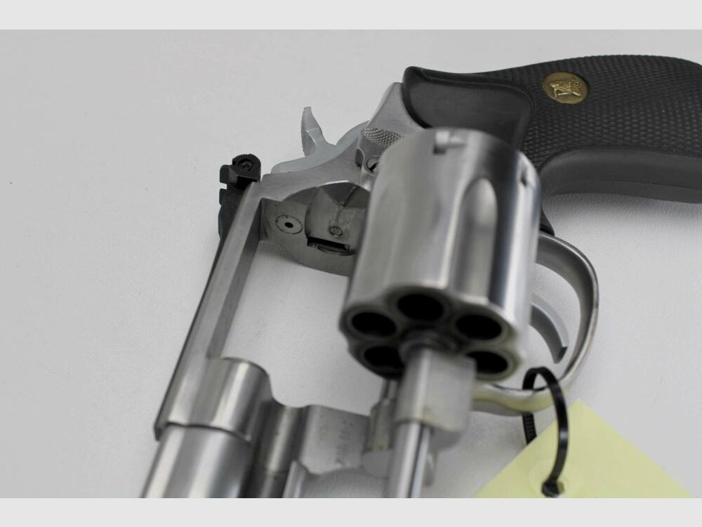 Revolver Smith & Wesson 66-2 4" Lauf .357Mag