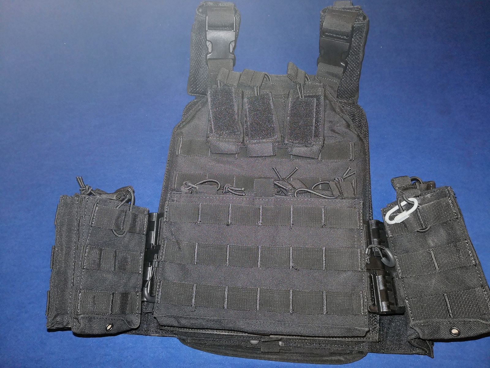 Gilet tactique Katlock noir avec poches supplémentaires