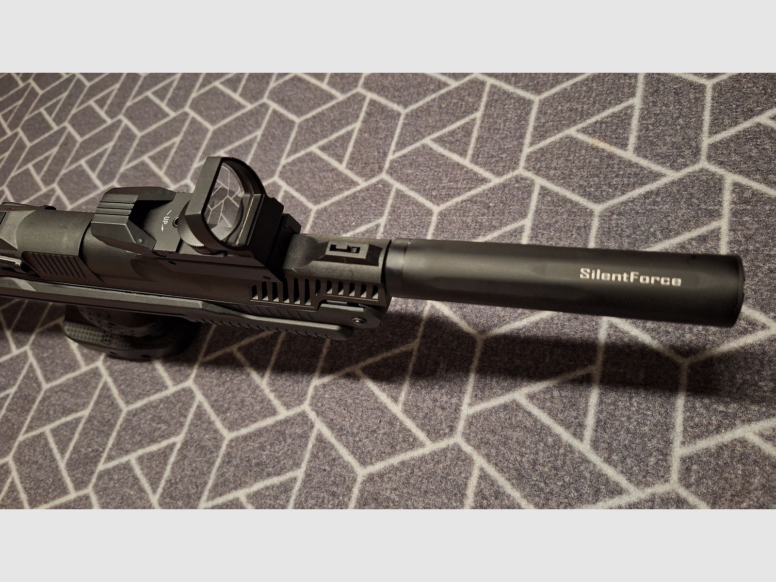 Zoraki HP01 Rechtshänder mit Reddot, Schalldämpfer und Anschlagschaft