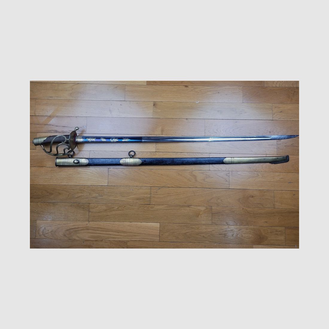 Seltener Offizierssabel der Maréchaussée von Frankreich – Modell 1787 – Blau gehärtete Klinge – Filigranierte Griff – Hervorragender Zustand, Bild 2 von 20